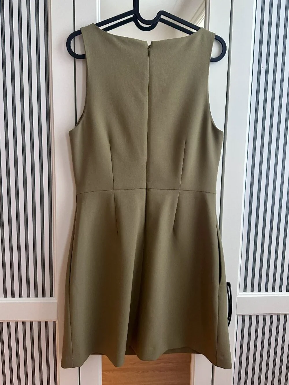 Aritzia Bond Dress Size US 6 / S in Sundried Olive